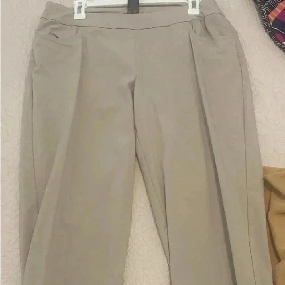 Slim-sation brand khaki color capri pants in size 14